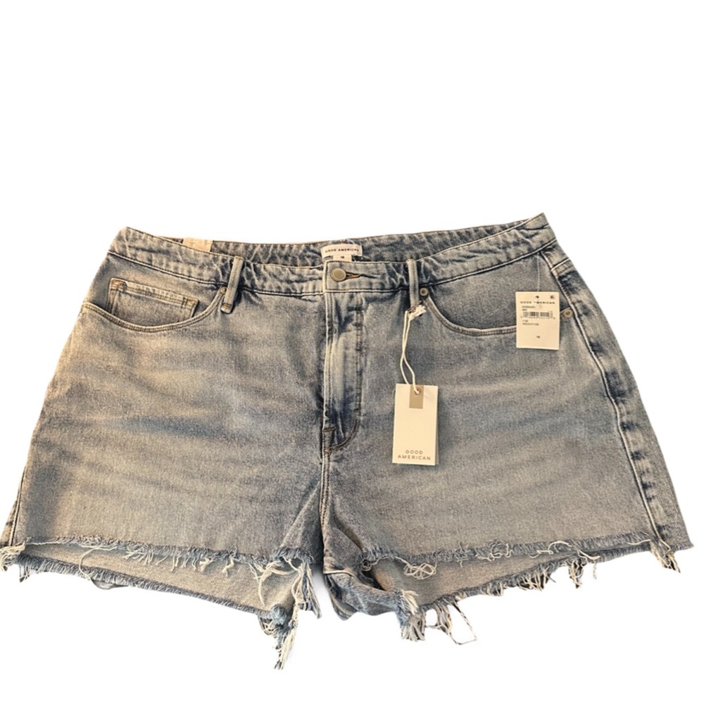 NWT Good American Women’s Girlfriend Denim Shorts